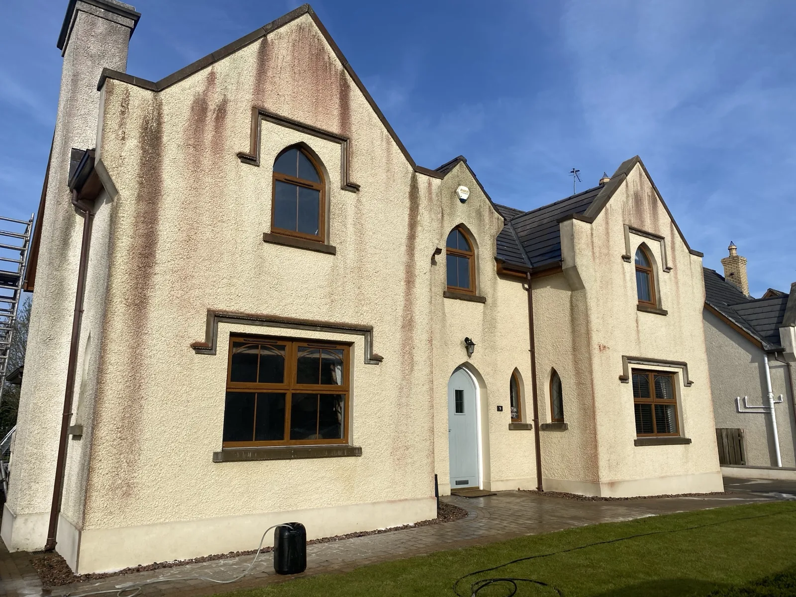 House exterior before soft washing